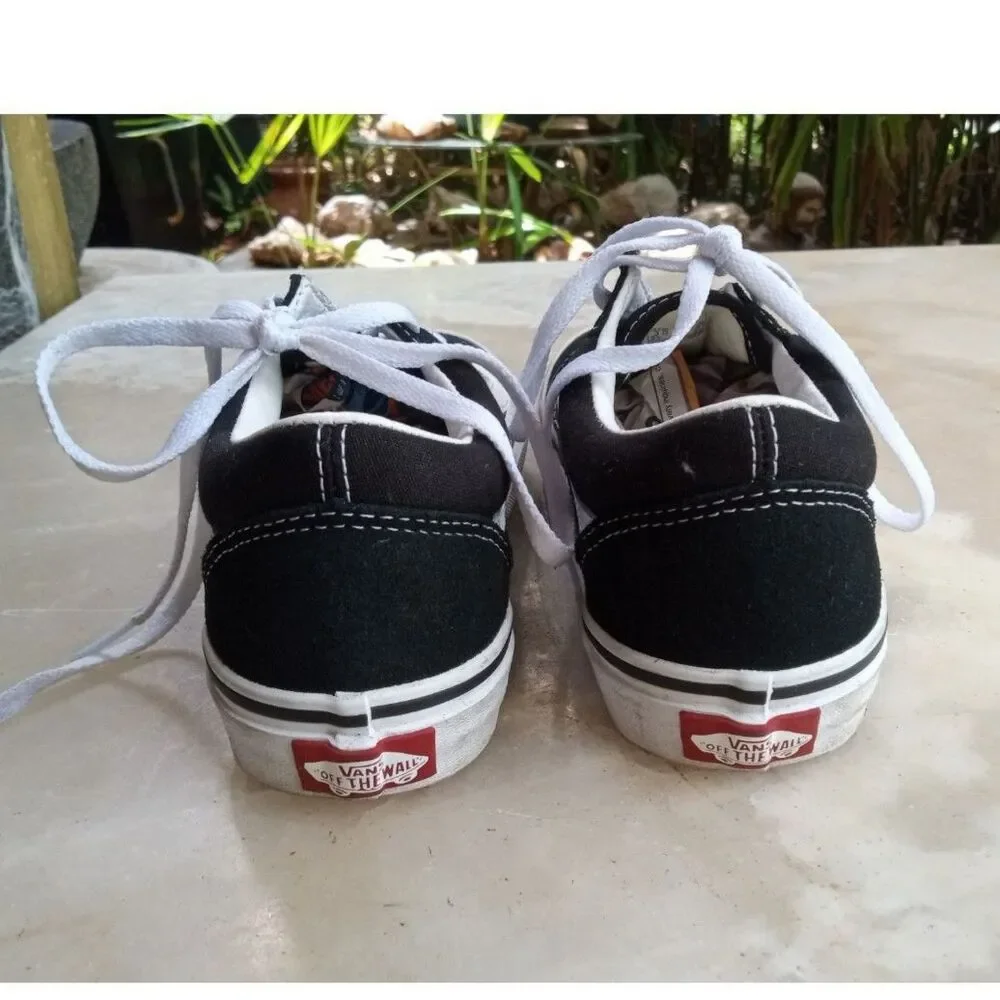 Van's Off-The-Wall Kid's size 3 Sneakers